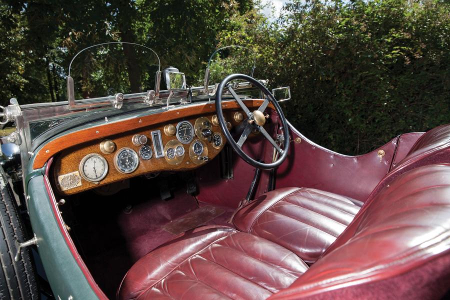 Интерьер Bentley 4&frac12;-Litre Tourer by Cadogan 1927 года  (фото 10 из 11)
